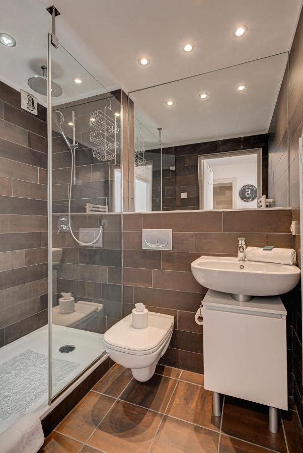Apartment Cosmiques - Alpes Travel - Central Chamonix - Sleeps 4 Exteriér fotografie